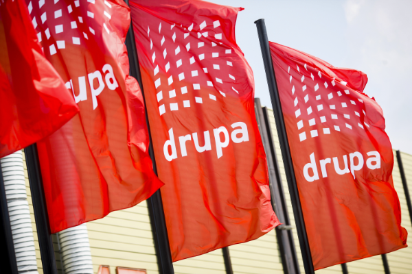 Drupa flags aflutter